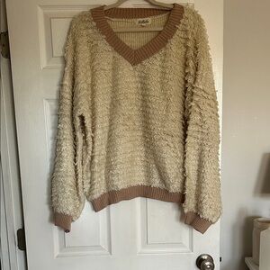 Listicle Cream Loop-Knit V-Neck Sweater with Tan Trim